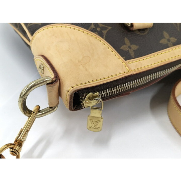 Louis Vuitton Odeon GM Monogram Shoulder Bag - Picture 6 of 8